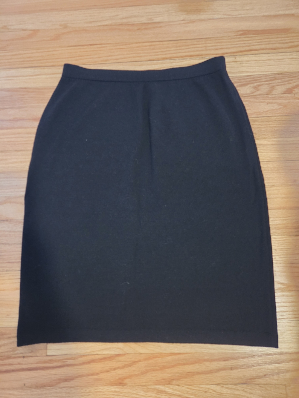 St. John Black Slim Knit Pencil Skirt